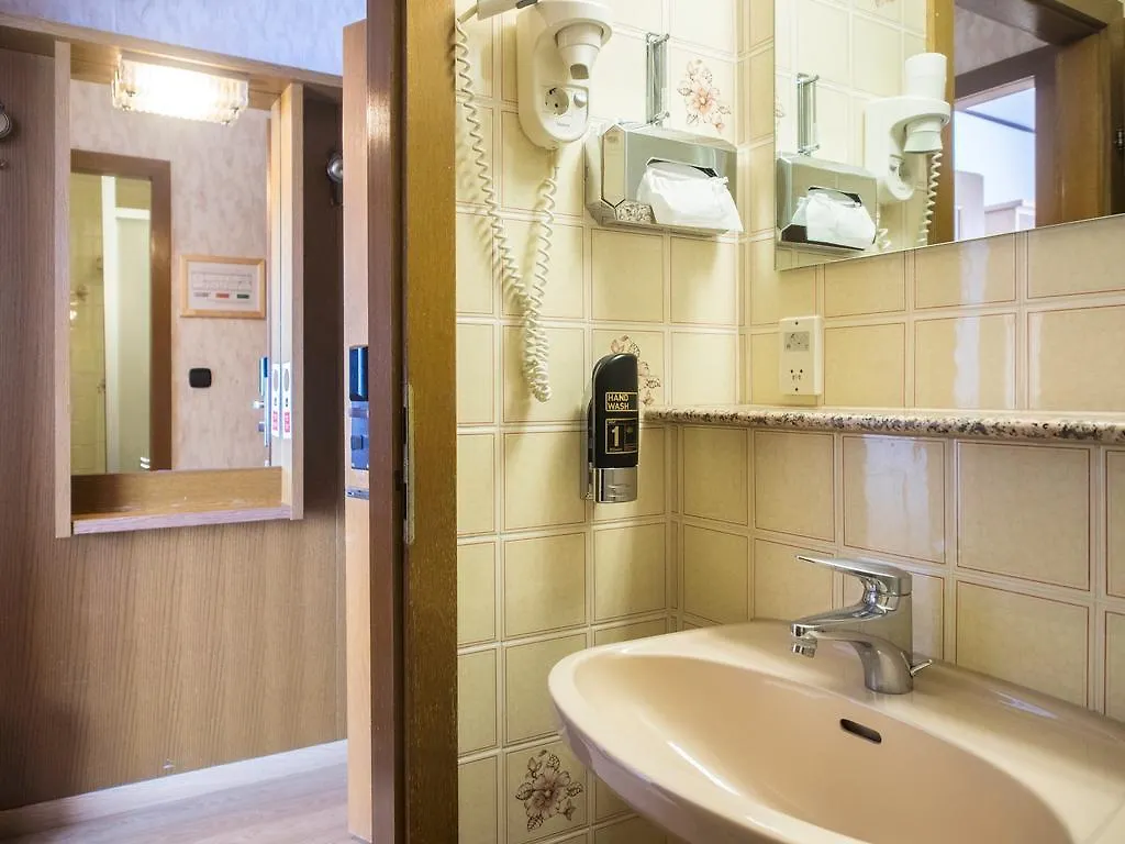 ***  Hotel Lenas Vienna Austria